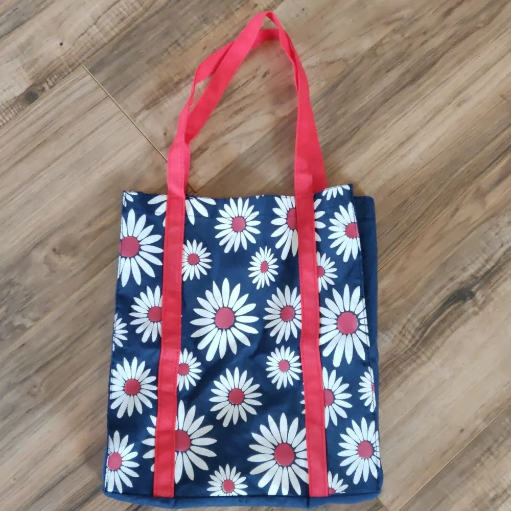 Bundle of 6 reusable shopping bags and totes